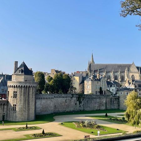 Apartmán Laroche Grand Duplex Dans Le Centre Historique Avec Garage Vannes Exteriér fotografie