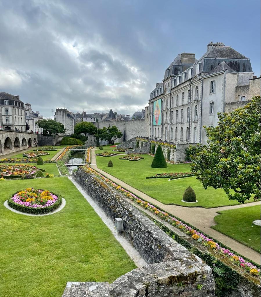 Apartmán Laroche Grand Duplex Dans Le Centre Historique Avec Garage Vannes Exteriér fotografie
