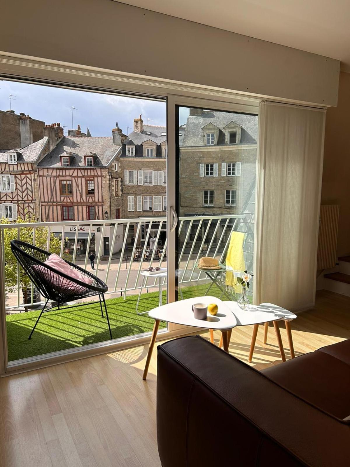 Apartmán Laroche Grand Duplex Dans Le Centre Historique Avec Garage Vannes Exteriér fotografie